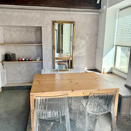 Historic Beneath The Castle In The Old Centre