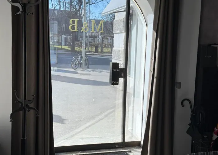 Historic Beneath The Castle In The Old Centre Daire *