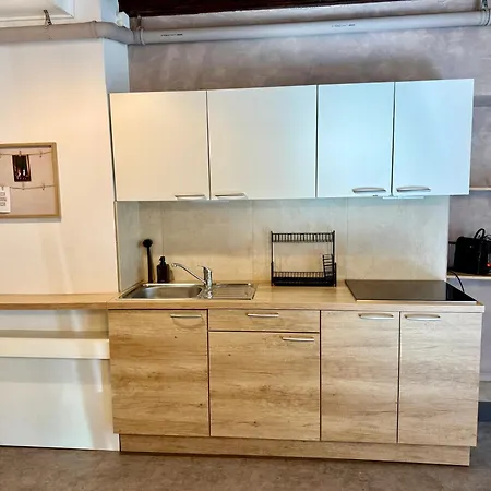 아파트 Historic Beneath The Castle In The Old Centre