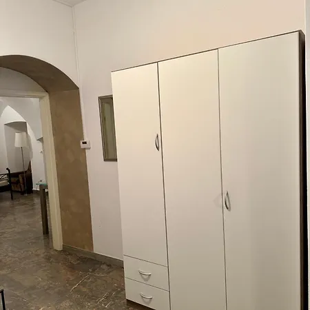 דירה Historic Beneath The Castle In The Old Centre