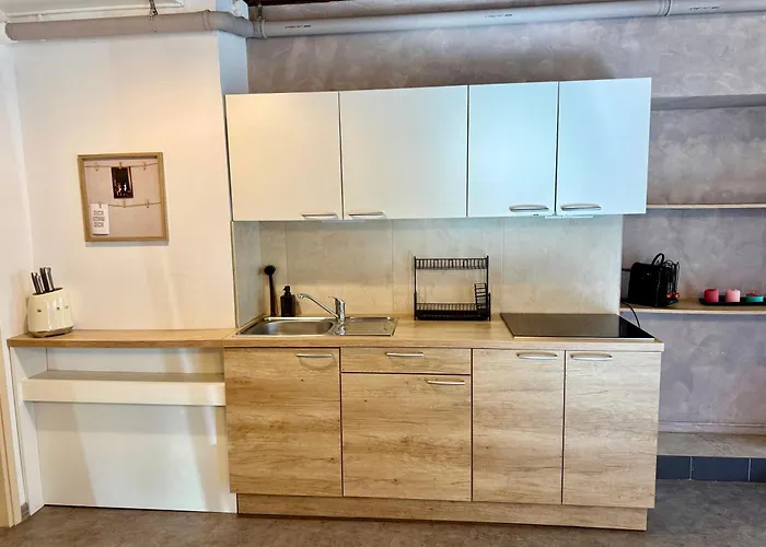 Apartma Historic Beneath The Castle In The Old Centre