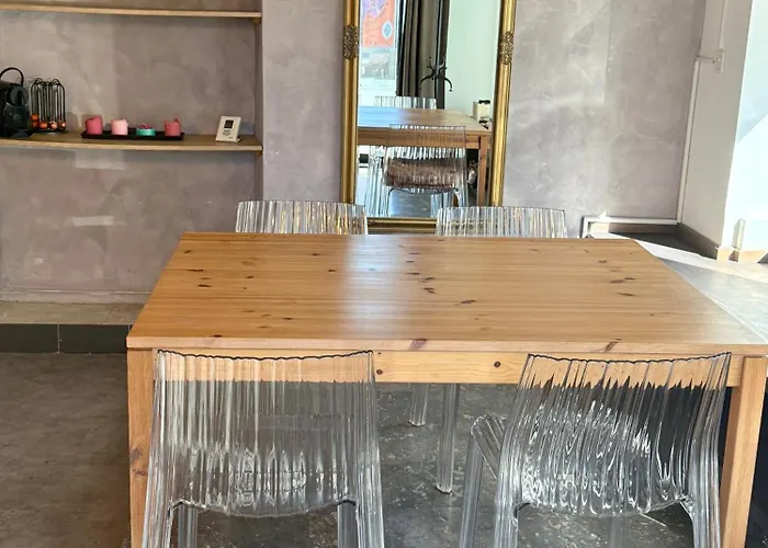 Lägenhet Historic Beneath The Castle In The Old Centre Ljubljana